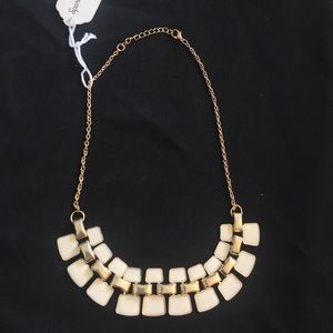 Ladies block necklace NWT